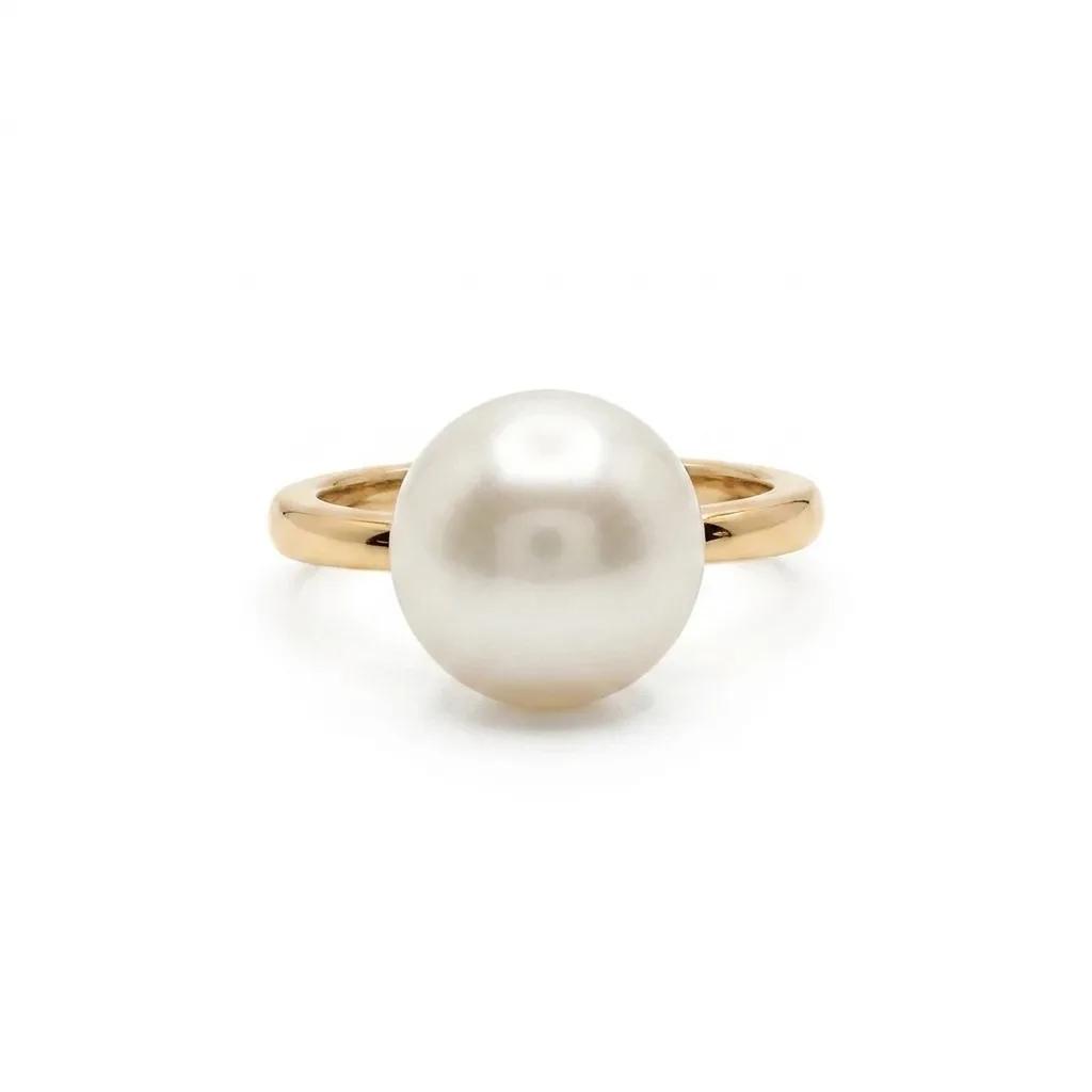 Simple 18ct Yellow Gold Broome Pearl Ring