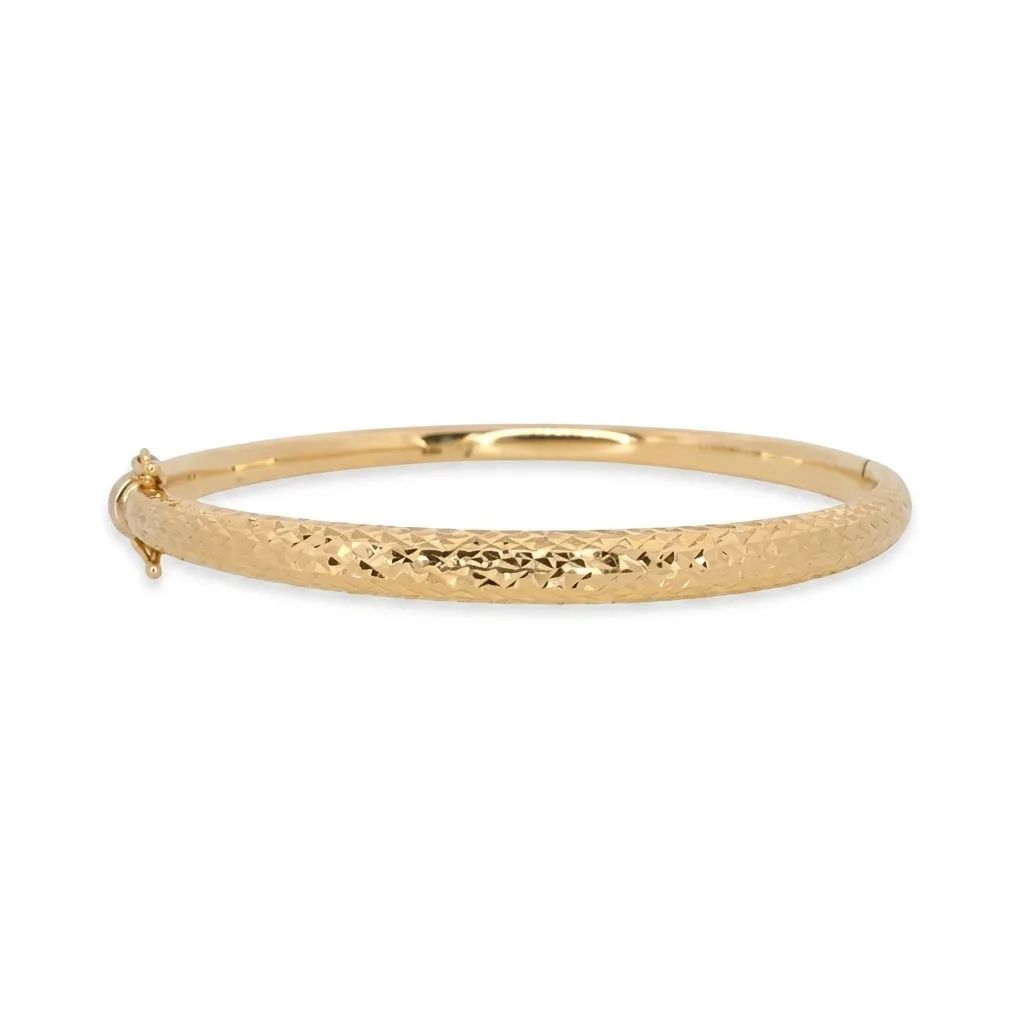 Elegant Yellow Gold Bangle