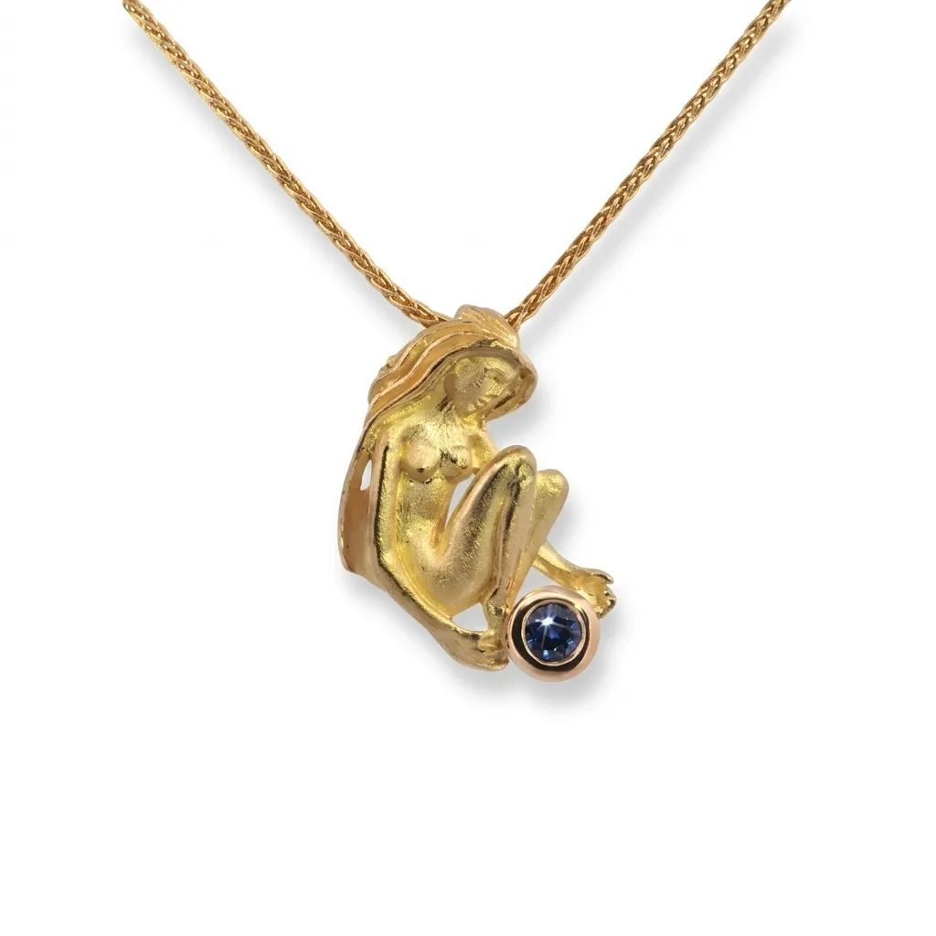 Zodiac Sculpture Pendant in 18k Yellow Gold