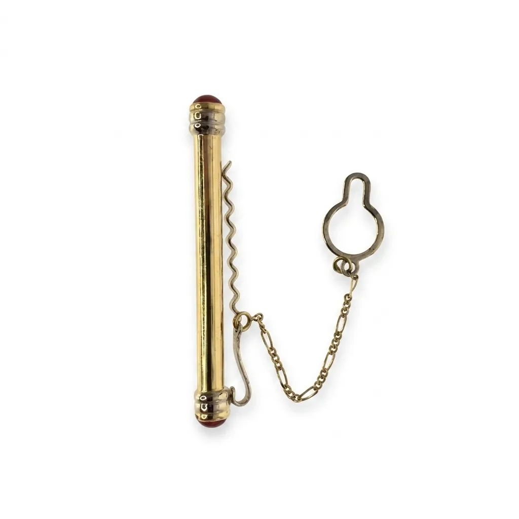 Coral & Gold Brooch in 18ct Yellow Gold
