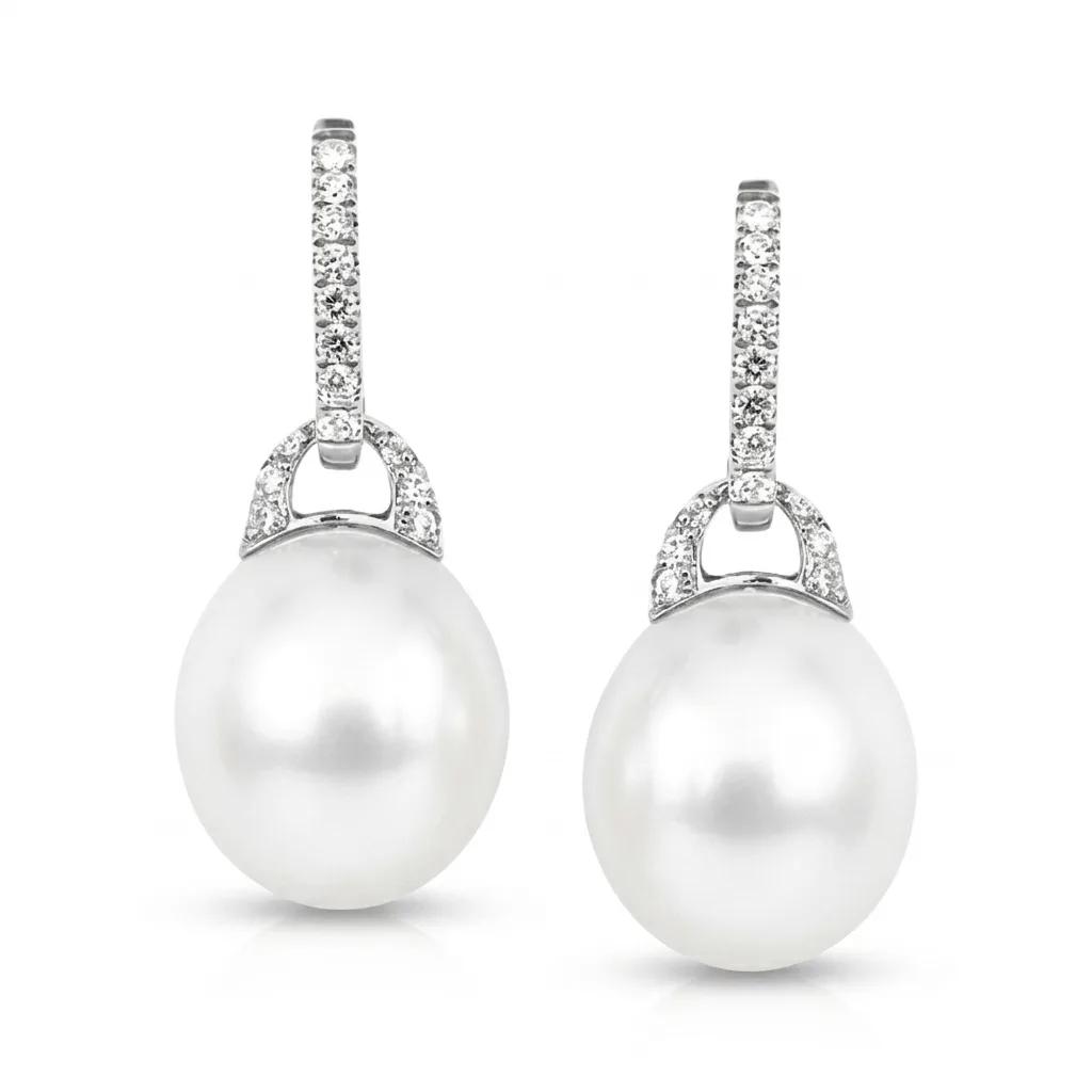 Huggie Earrings in 950 Platinum with Broome Pearl Sliders
