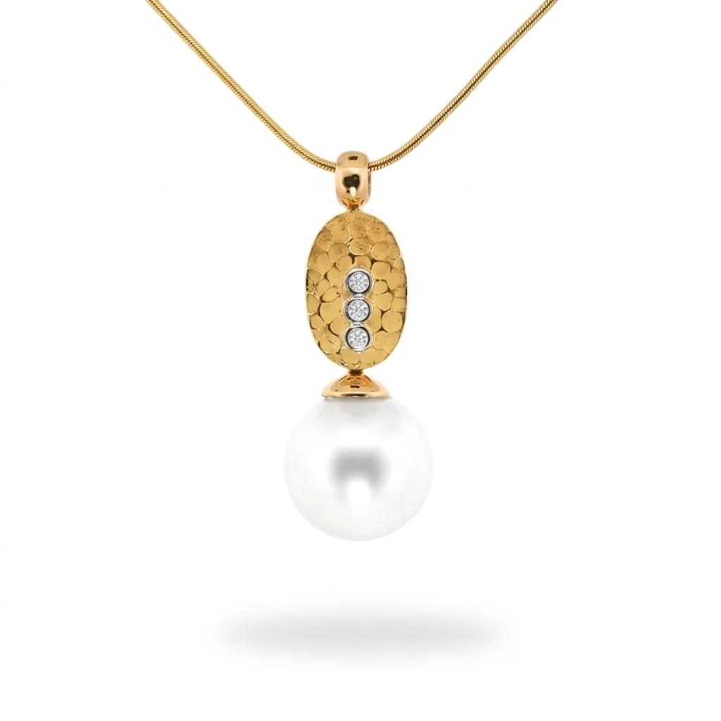 Sculpture Oval satin with Round Broome Pearl in 18ct Yellow Gold