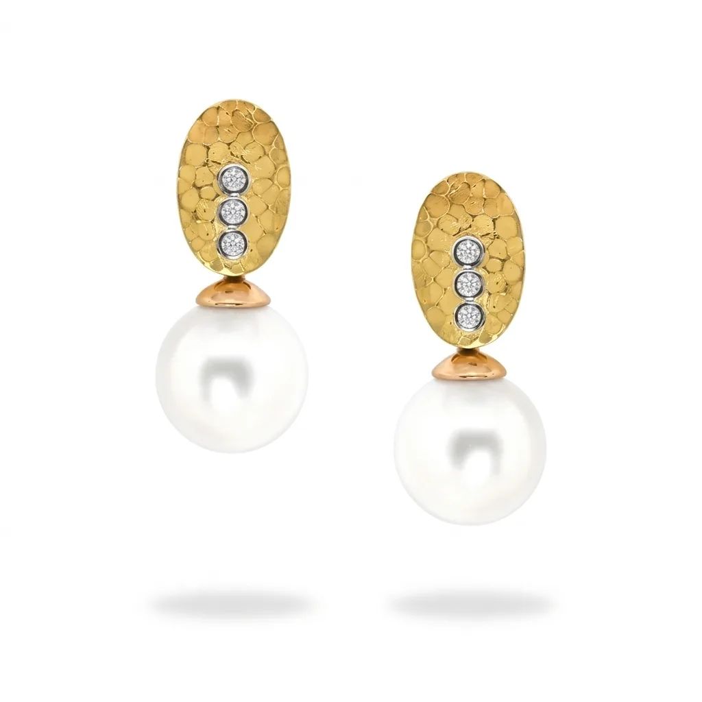 Sculpture Oval Earring with Round Broome Pearl in 18ct Yellow Gold