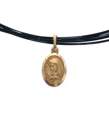 Oval Mary Mini Pendant in 18ct Yellow Gold