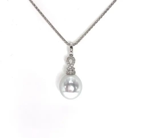 Oval Broome Pearl & Diamond Pendant in 18ct White Gold