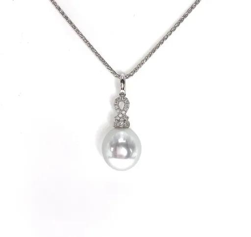 Oval Broome Pearl & Diamond Pendant in 18ct White Gold